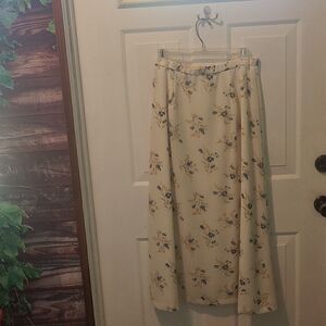 Size 10 Penleton Maxi Skirt Cream Colored With Floral Print